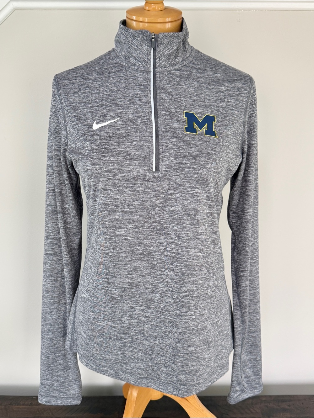 Nike Dri-Fit Women’s Michigan Gray Heather 1/4 Zip Pullover Size Medium